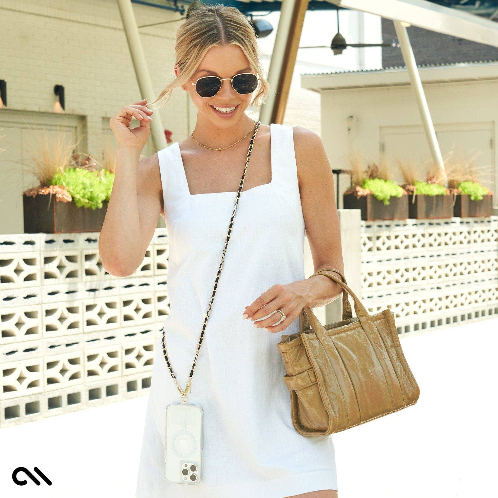 Gold Chain/Black Leather Phone Crossbody: Gold/Black