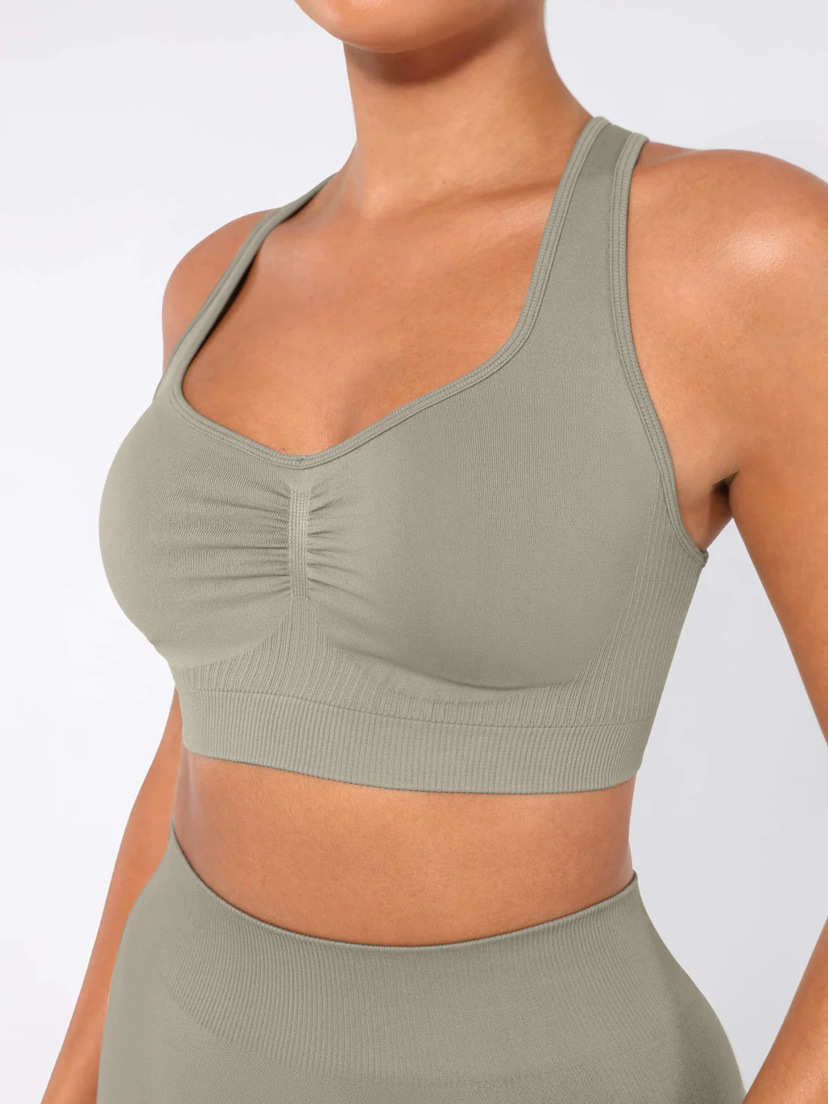 Seamless Bust Support Racerback Sports Bra with Removable Cups